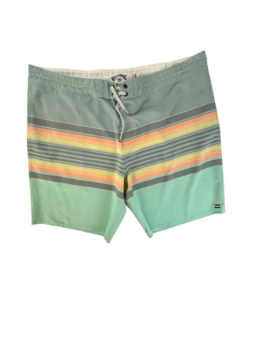 Billabong green closure stripe